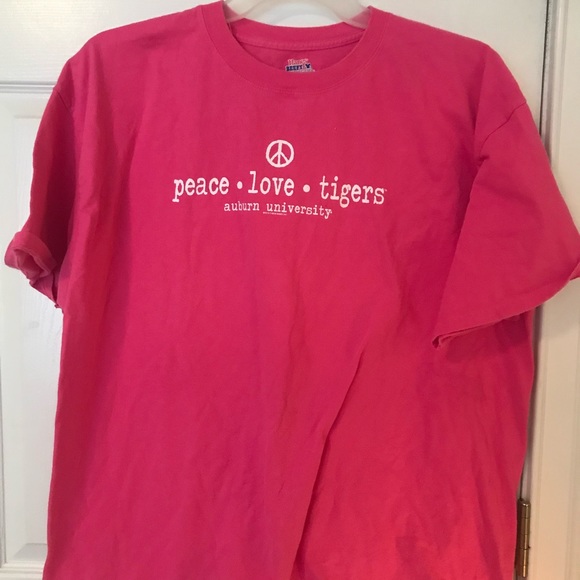 Auburn University Pink Peace- Love- Tigers 2XL T-Shirt - Picture 1 of 3